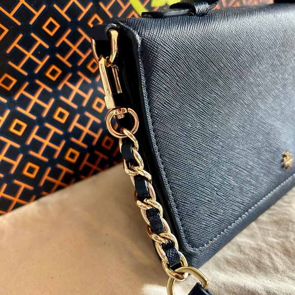 Tory Burch Saffiano Leather Handle Bag - Picture 4 of 11